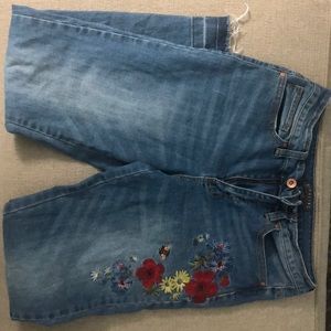 Highline ankle length jeans.